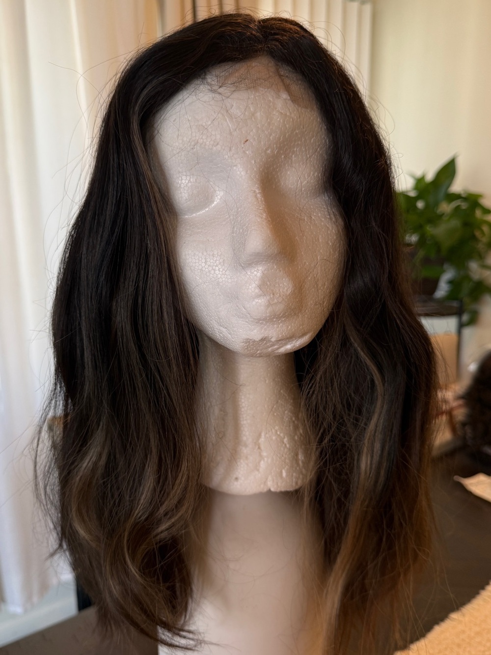 Wavy wig with ombre highlights